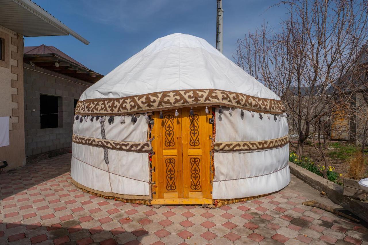 Guest House Etnodom Jalal-Abad Екстериор снимка