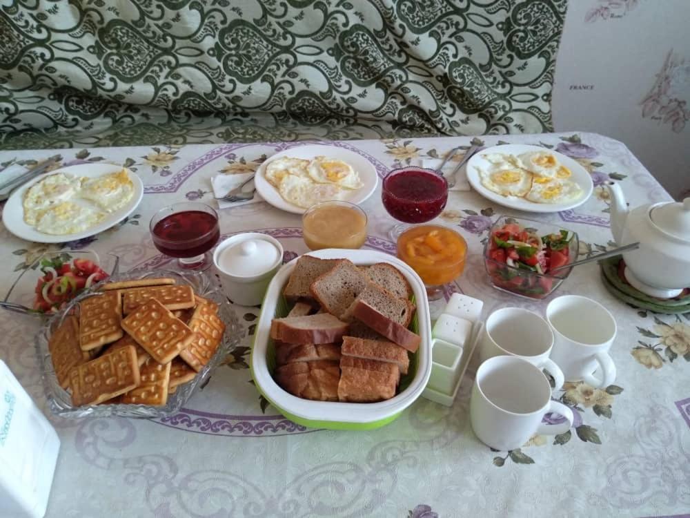 Guest House Etnodom Jalal-Abad Екстериор снимка