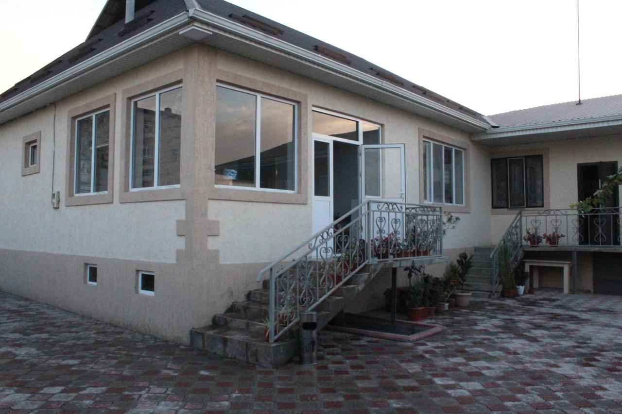 Guest House Etnodom Jalal-Abad Екстериор снимка