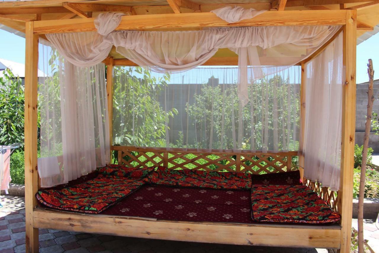 Guest House Etnodom Jalal-Abad Екстериор снимка