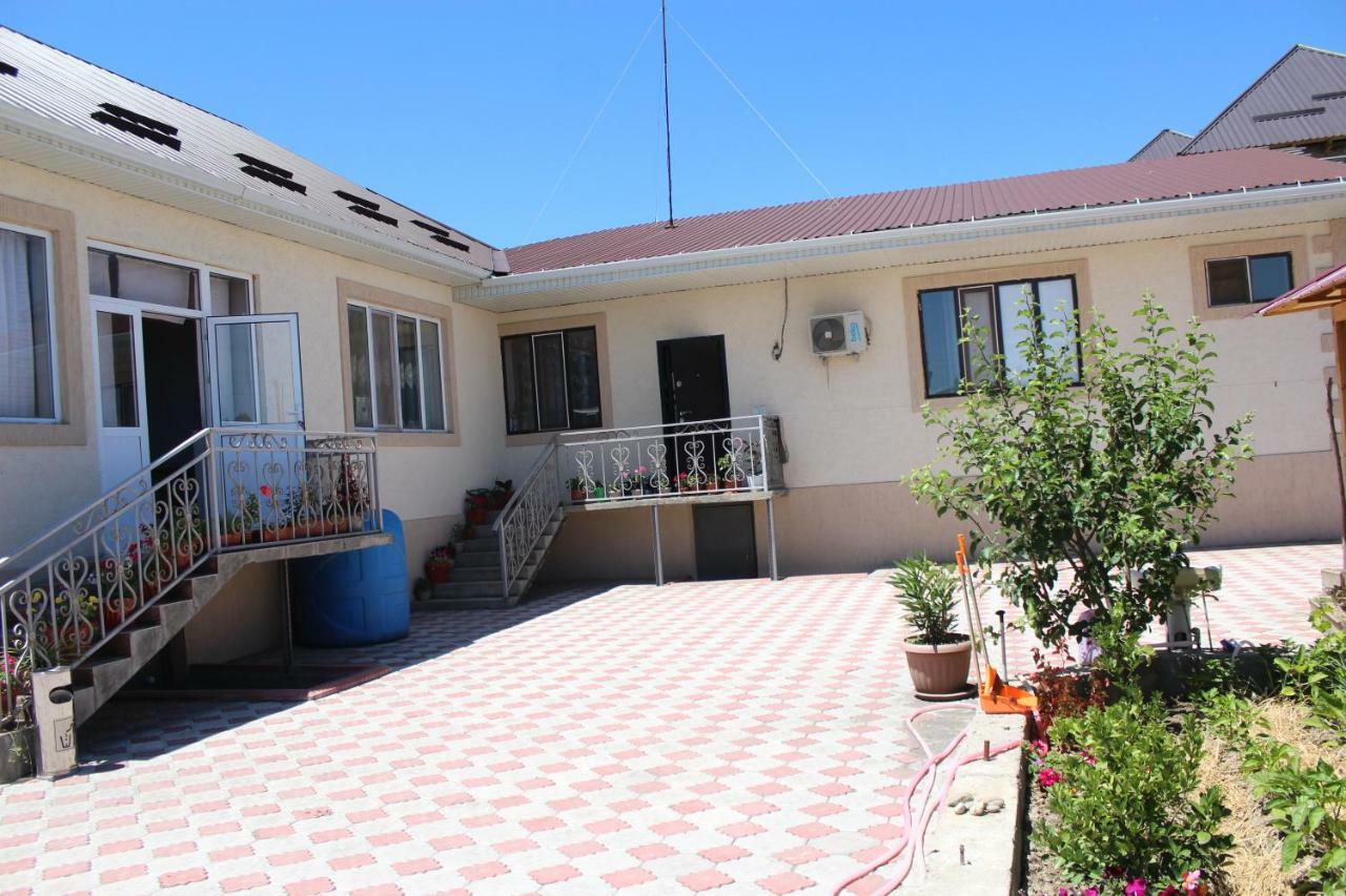 Guest House Etnodom Jalal-Abad Екстериор снимка