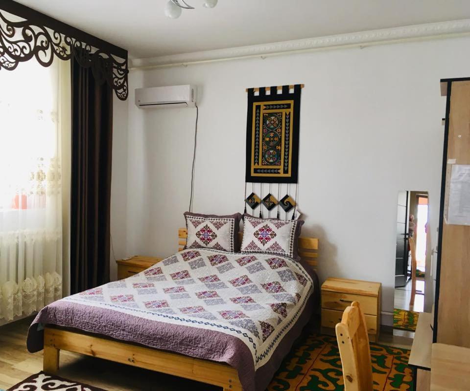 Guest House Etnodom Jalal-Abad Екстериор снимка